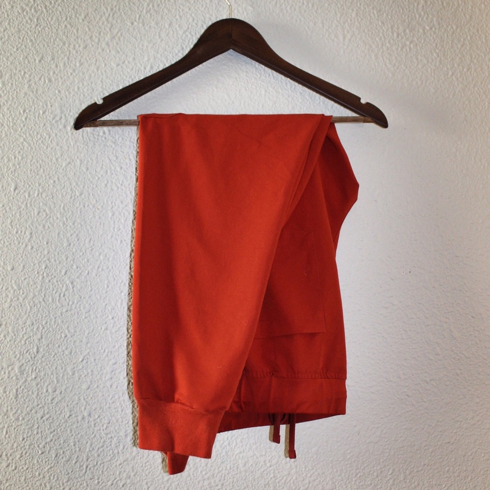 Mandala 9 Pocket Jogger Scrubs in Rust (Color not currently in rotation)